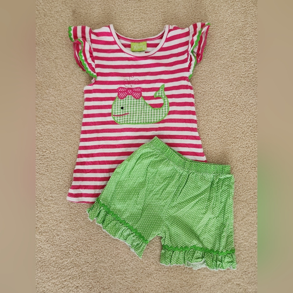 Classic Whimsy short set with appliqué whale, size 4T.